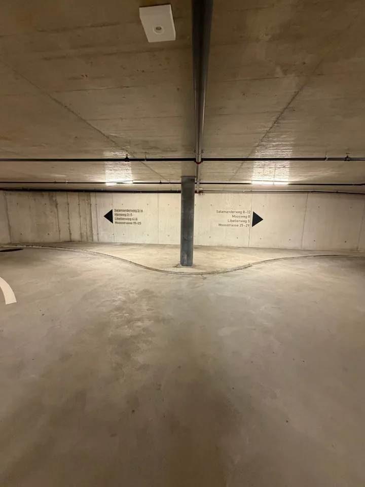 Parking space in a modern residential complex in Adliswil – photo 8 of 12