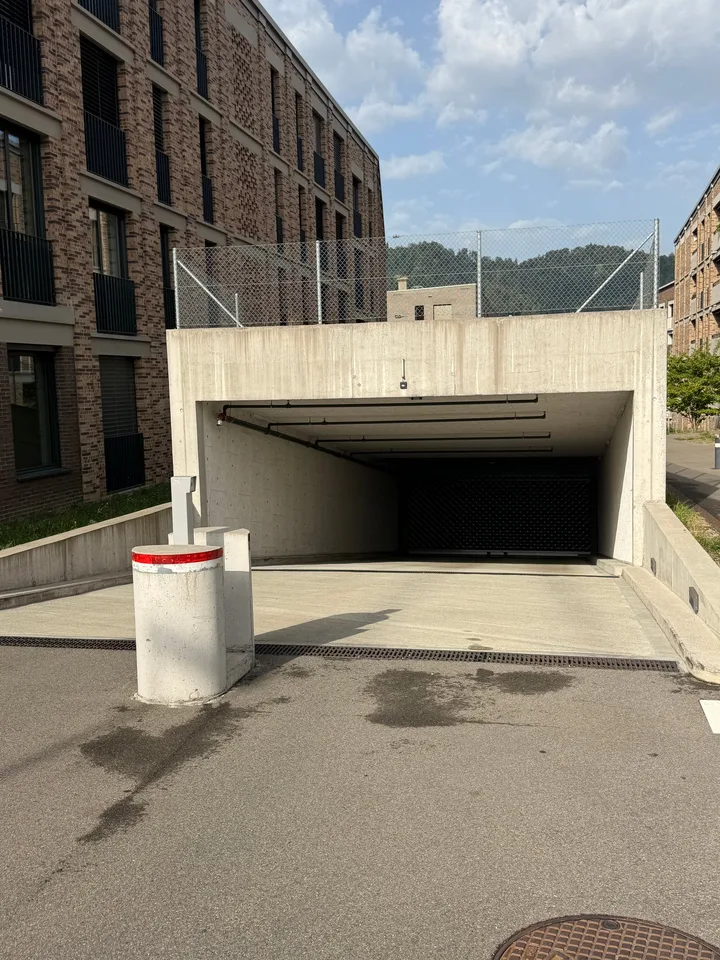 Parking space in a modern residential complex in Adliswil – photo 2 of 12