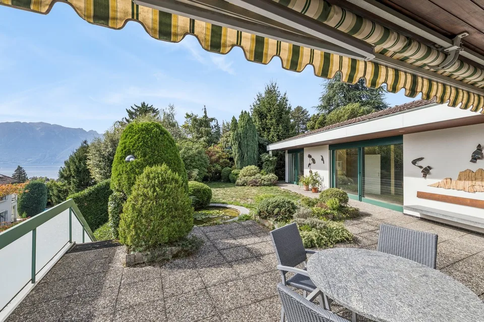 Architekten-Villa mit 8 Zimmern und Seeblick – Foto 5 von 13