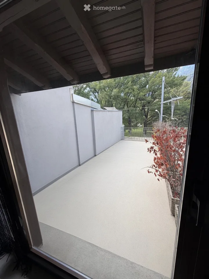 HELLES APARTMENT MIT GROßEM BALCON – Foto 4 von 5