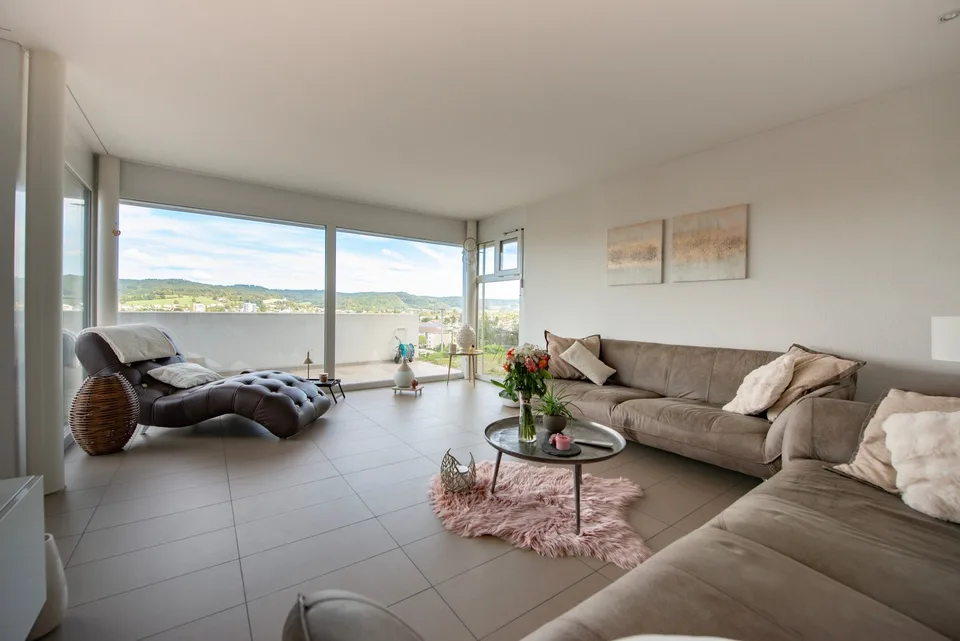 Spacieuse maison unifamiliale 5.5 pièces avec terrasse panoramique à Strengelbach – photo 2 sur 14