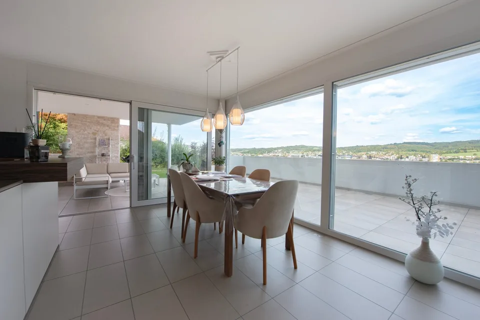 Spacieuse maison unifamiliale 5.5 pièces avec terrasse panoramique à Strengelbach – photo 13 sur 14
