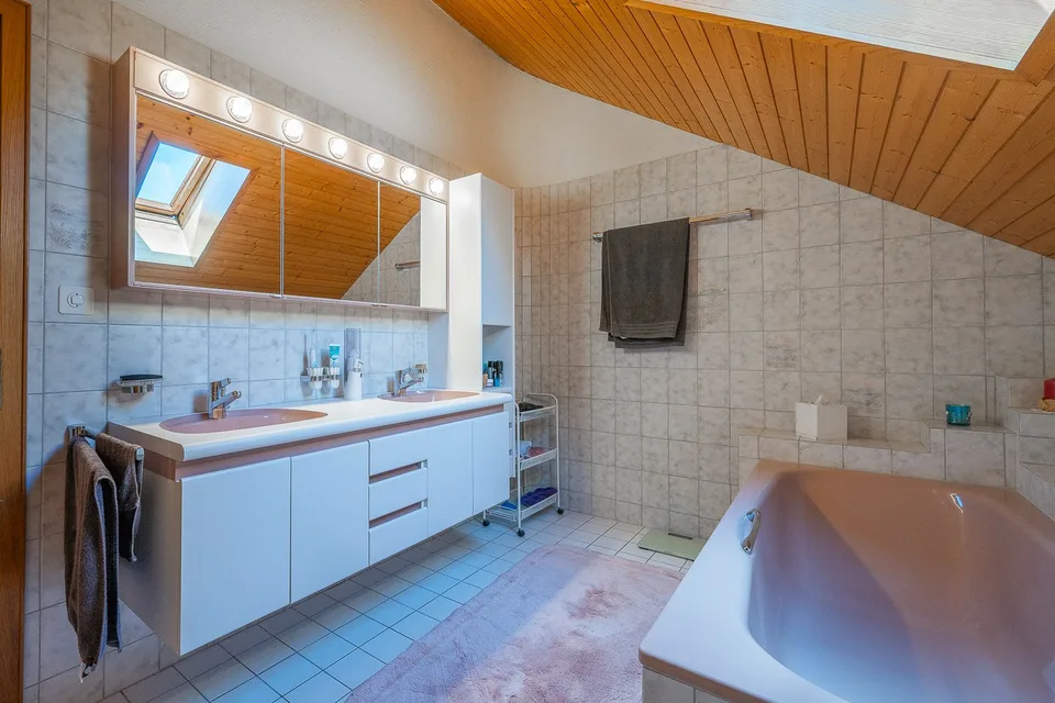 Grosszügige 4.5-Zimmer-Dachwohnung in Niederuzwil – Foto 13 von 27