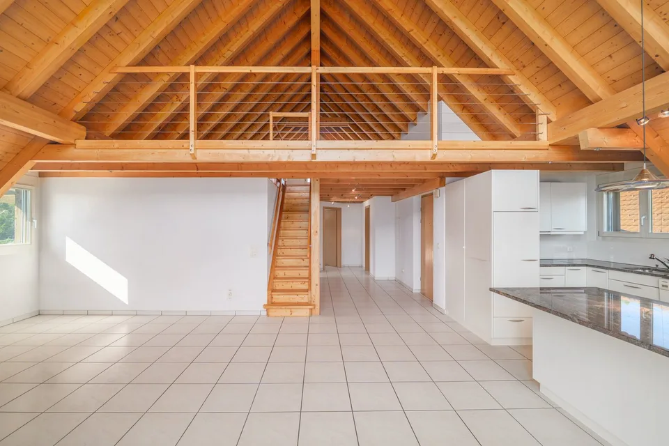 144 m² living space with gallery and plenty of room for your ideas – photo 4 of 20