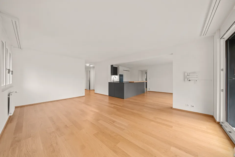 Einzigartige Gelegenheit geräumige Wohnung in ruhiger Umgebung mit Seeblick – Foto 6 von 13