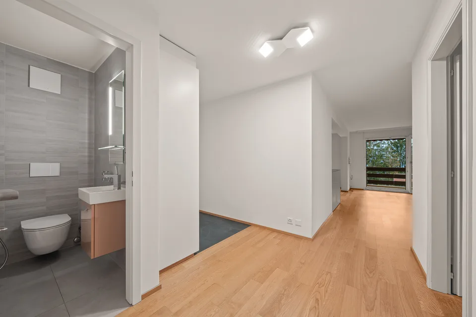 Einzigartige Gelegenheit geräumige Wohnung in ruhiger Umgebung mit Seeblick – Foto 13 von 13