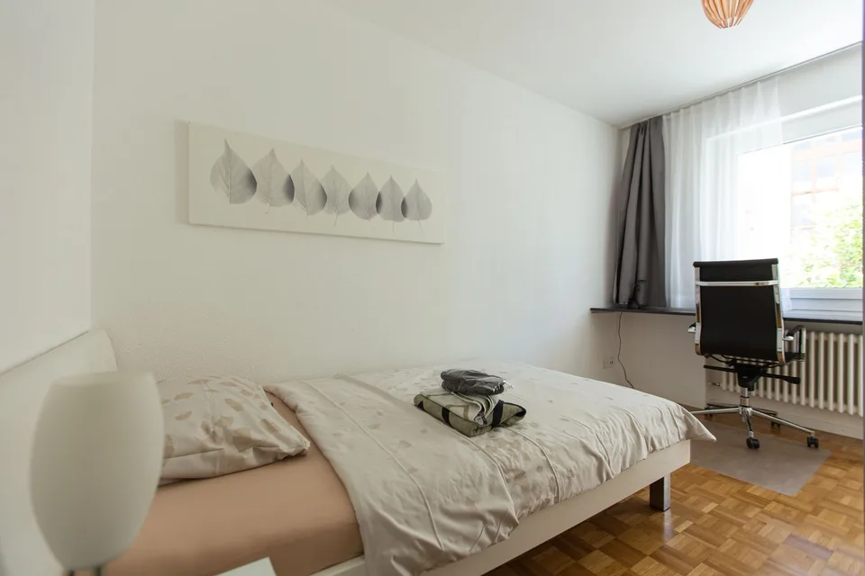 Möblierte 4-Zimmer-Wohnung mit Service und Balkon - Stadtzentrum Zürich – Foto 4 von 12