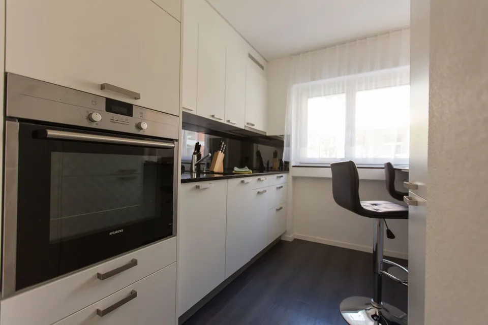 Möblierte 4-Zimmer-Wohnung mit Service und Balkon - Stadtzentrum Zürich – Foto 5 von 12