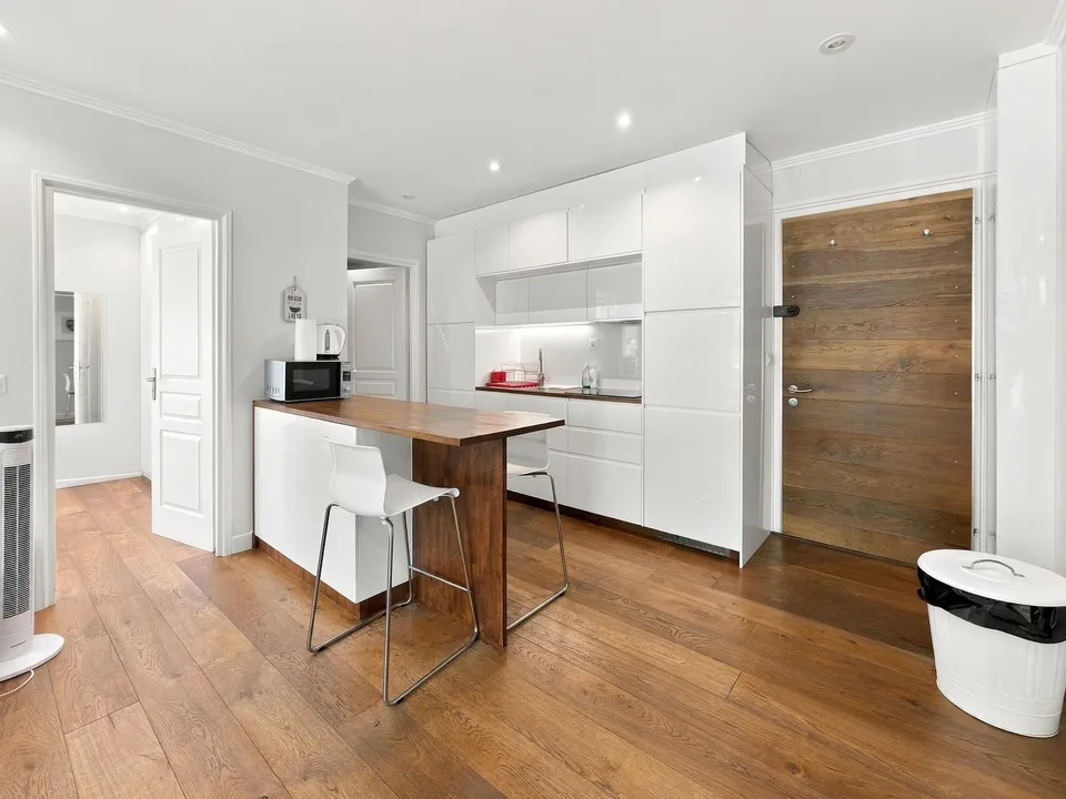 Charmant appartement de 3 pièces meublé avec terrasse – Rue Liotard, Genève – photo 3 sur 15