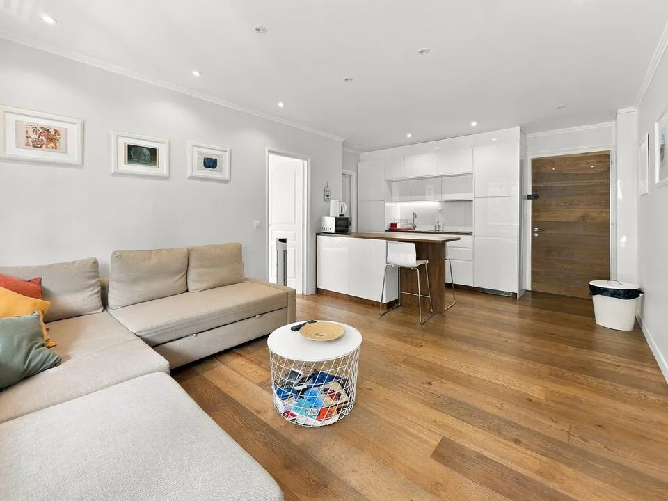 Charmant appartement de 3 pièces meublé avec terrasse – Rue Liotard, Genève – photo 2 sur 15