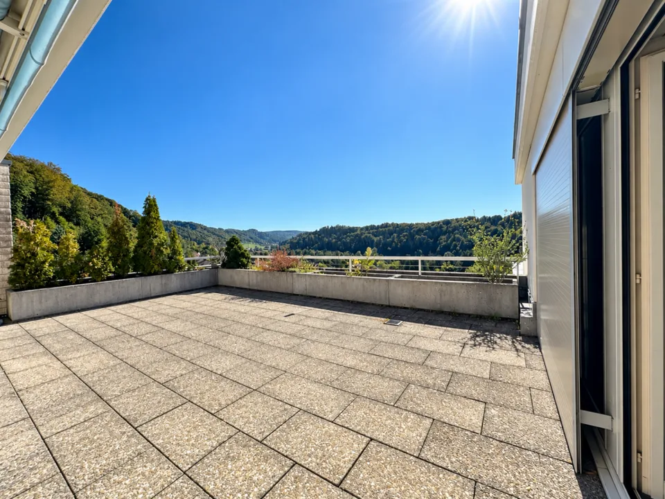 VITA FAMILIARE CON VISTA PANORAMICA - SPAZIO DI VITA SU DUE LIVELLI – foto 17 di 19