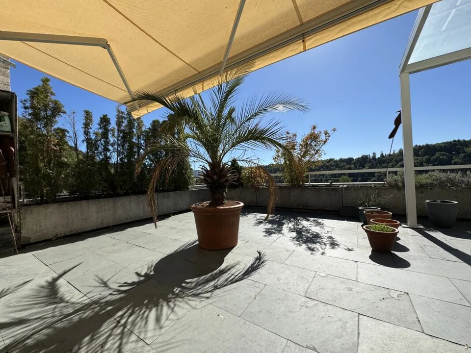 VITA FAMILIARE CON VISTA PANORAMICA - SPAZIO DI VITA SU DUE LIVELLI – foto 2 di 19