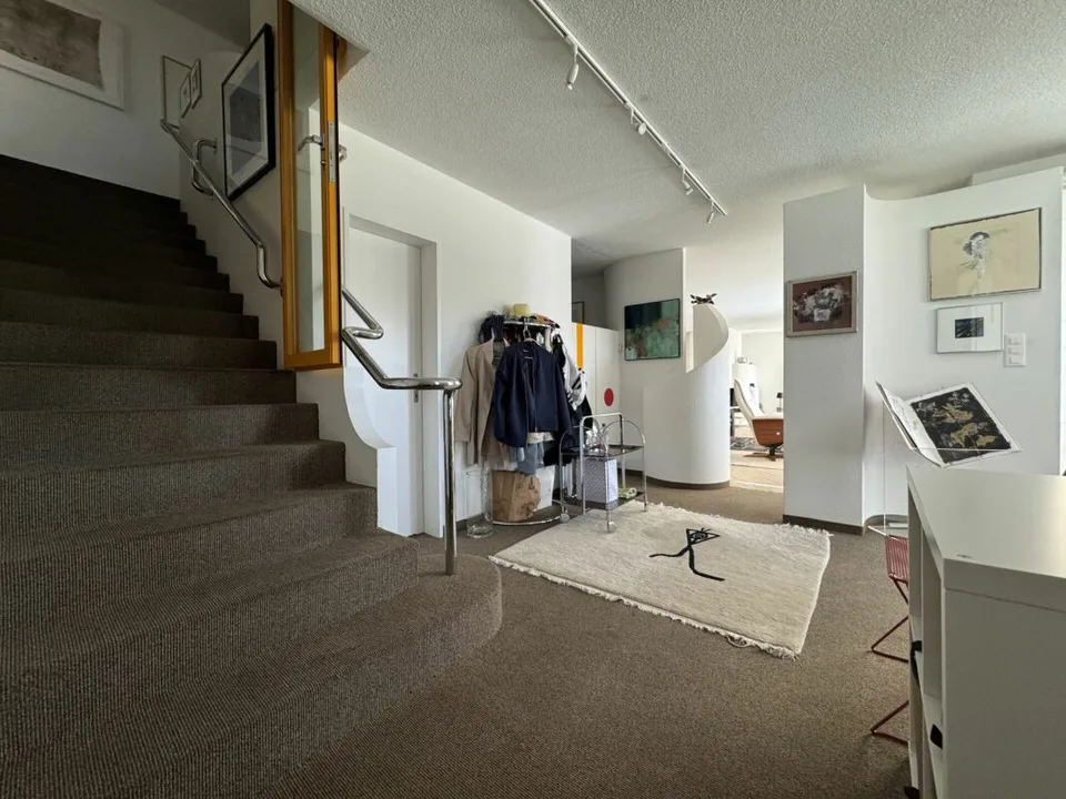 VITA FAMILIARE CON VISTA PANORAMICA - SPAZIO DI VITA SU DUE LIVELLI – foto 5 di 19