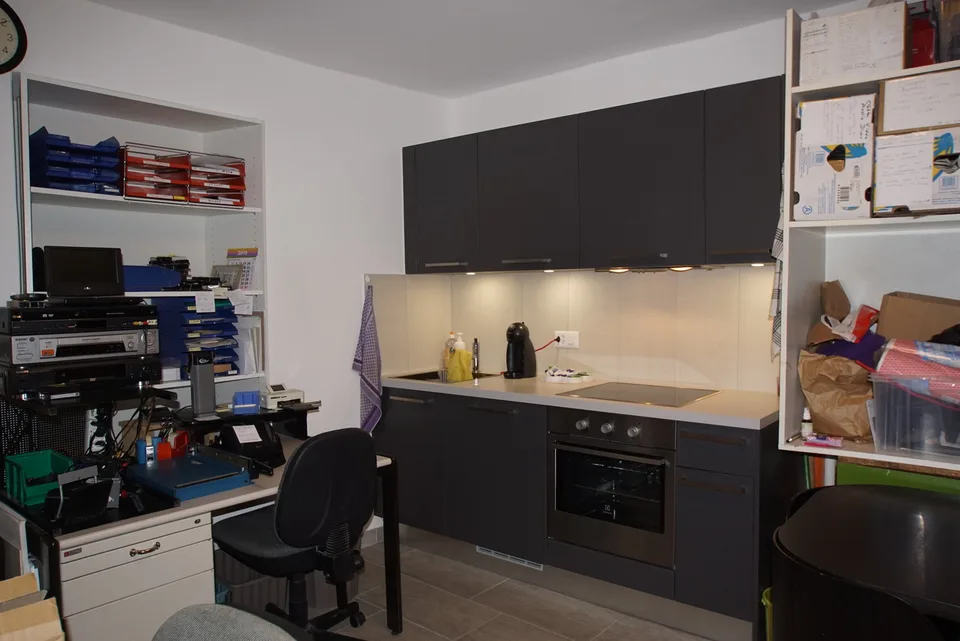Locale commerciale con vetrina nel centro città – foto 4 di 5