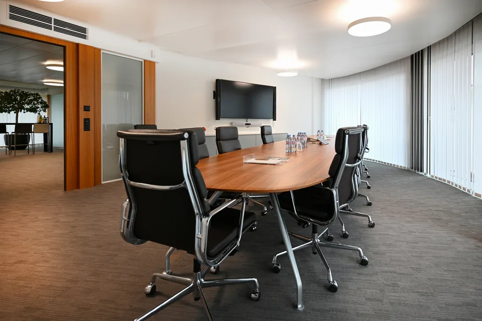 Espace de bureau haut de gamme dans un emplacement idéal – photo 5 sur 5