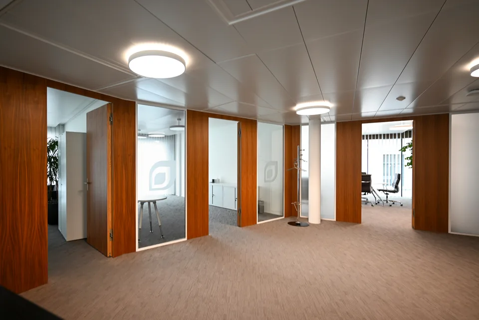 Espace de bureau haut de gamme dans un emplacement idéal – photo 3 sur 5
