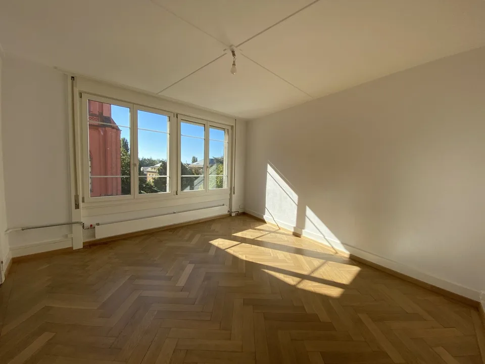Vollständig renovierte 2-Zimmer-Wohnung im 4. Stock – Foto 2 von 5