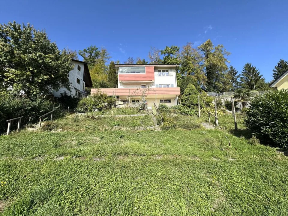 Habiter sur la pente sud à Umiken - avec un jardin paradisiaque ! – photo 2 sur 12