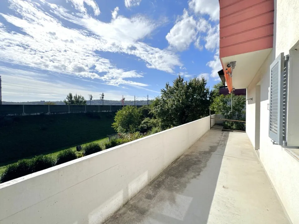 Habiter sur la pente sud à Umiken - avec un jardin paradisiaque ! – photo 6 sur 12