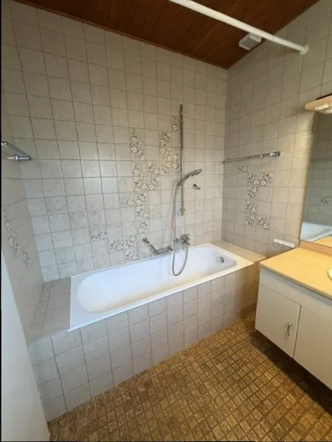 APPARTEMENT DUPLEX - 5 PIECES (étage et combles) - En rénovation – photo 12 sur 13