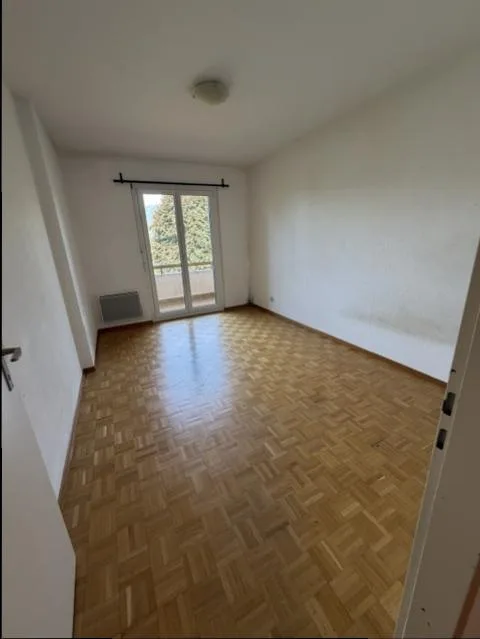 APPARTEMENT DUPLEX - 5 PIECES (étage et combles) - En rénovation – photo 4 sur 13