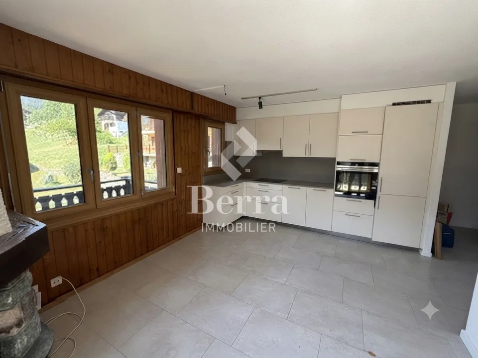 3,5 locali ristrutturati, ampio balcone a sud-ovest e vista libera – foto 10 di 13