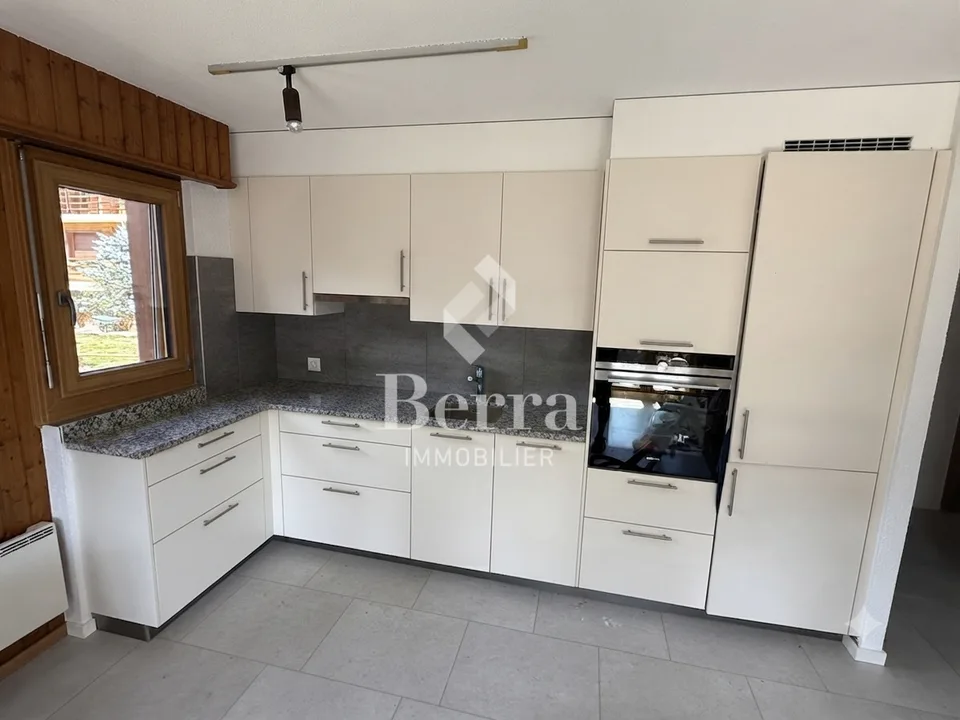 3,5 locali ristrutturati, ampio balcone a sud-ovest e vista libera – foto 8 di 13