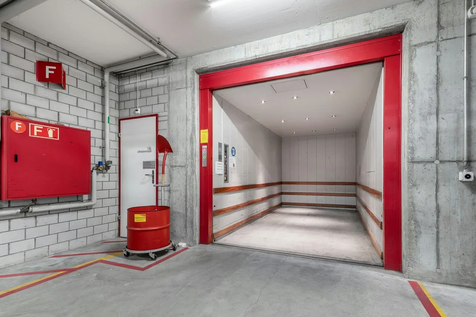 Neuer Firmensitz gesucht? Gewerbe-, Produktions- und Lagerflächen mit Büro ab 5'000 m² – Foto 12 von 13