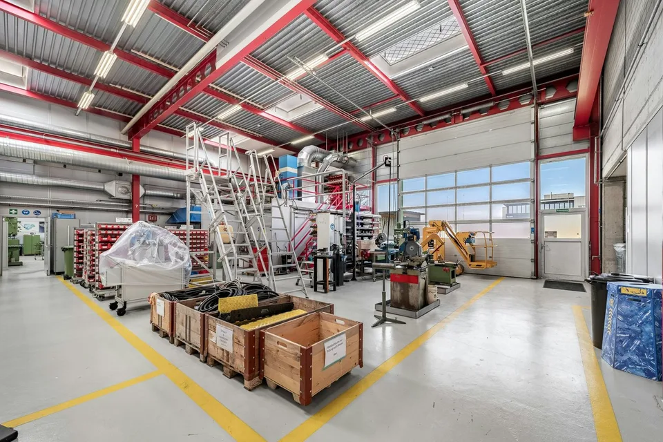 Neuer Firmensitz gesucht? Gewerbe-, Produktions- und Lagerflächen mit Büro ab 5'000 m² – Foto 6 von 13