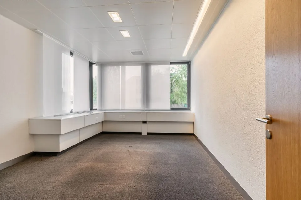 SPAZI MODERNI PER UFFICIO/STUDIO IN POSIZIONE DI PRIMO PIANO | DIVISIBILI IN MODO FLESSIBILE – foto 8 di 9
