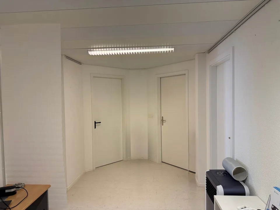 Locali di ufficio/pratica senza barriere con ascensore in posizione centrale – foto 5 di 8