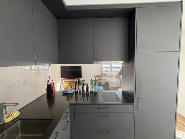 Modern 2.5-room apartment in Seefeld – photo 4 of 6