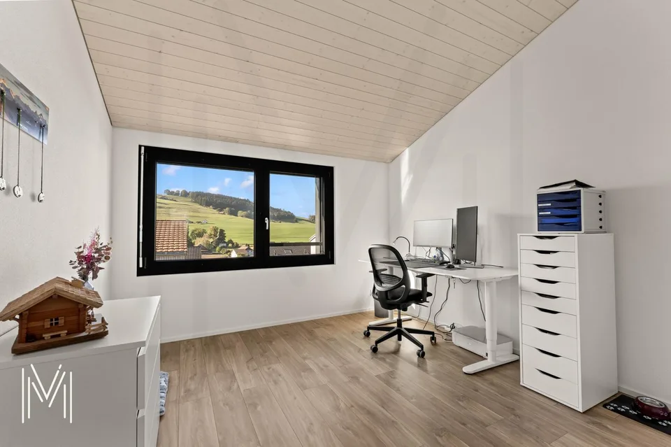 MAGNIFICENT CONTEMPORARY SINGLE-FAMILY HOME WITH 5.5 ROOMS - Wooden architecture, modern comfort, and high quality of life between Fribourg and Bulle – photo 11 of 20