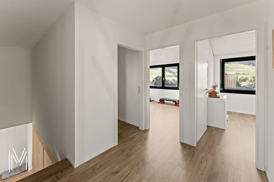 MAGNIFICENT CONTEMPORARY SINGLE-FAMILY HOME WITH 5.5 ROOMS - Wooden architecture, modern comfort, and high quality of life between Fribourg and Bulle – photo 10 of 20