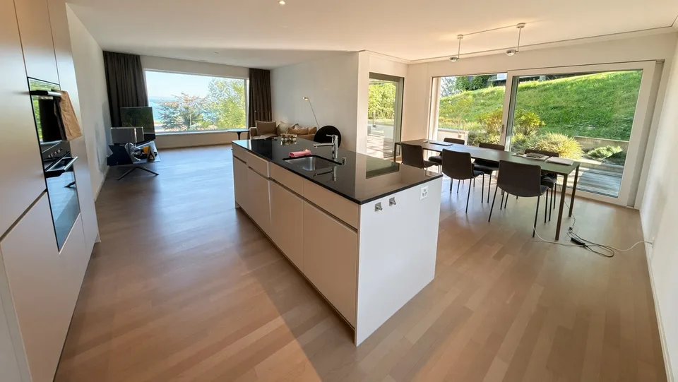 Attraktive 3½-Zimmer-Gartenwohnung mit SEE Sicht – Foto 6 von 13