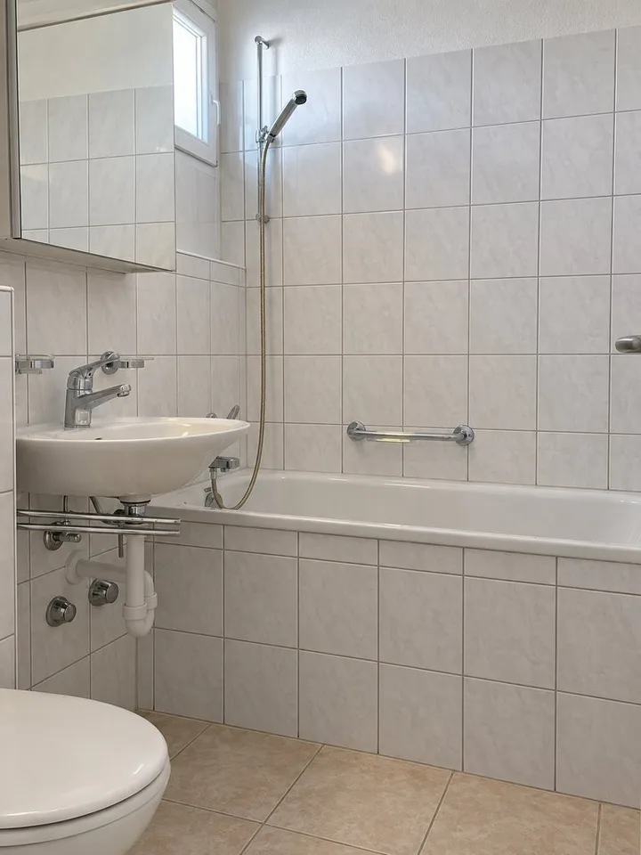 Ihr neues Zuhause mit Seesicht und sonnigem Balkon – photo 3 sur 6