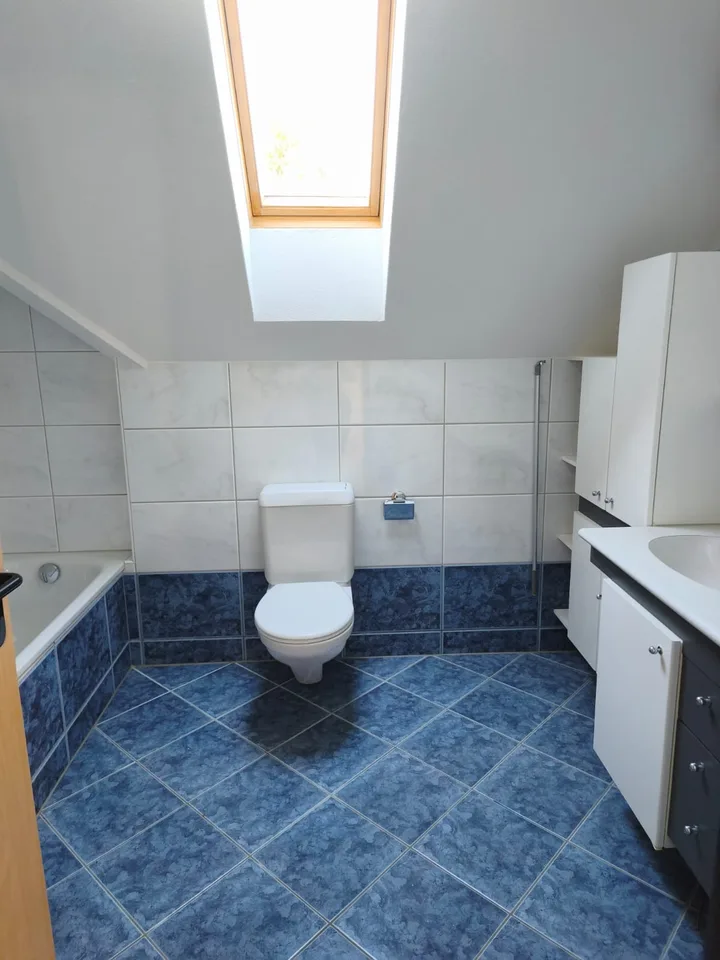 Exclusive 3.5-room maisonette apartment with gallery and Swedish stove – photo 6 of 13