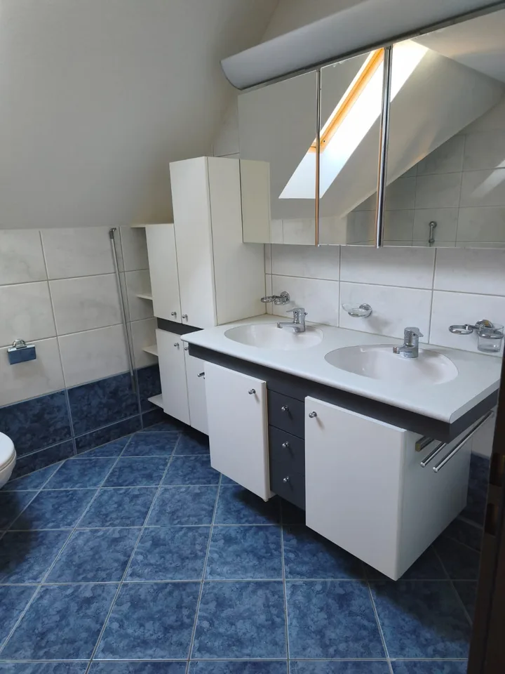 Exclusive 3.5-room maisonette apartment with gallery and Swedish stove – photo 5 of 13
