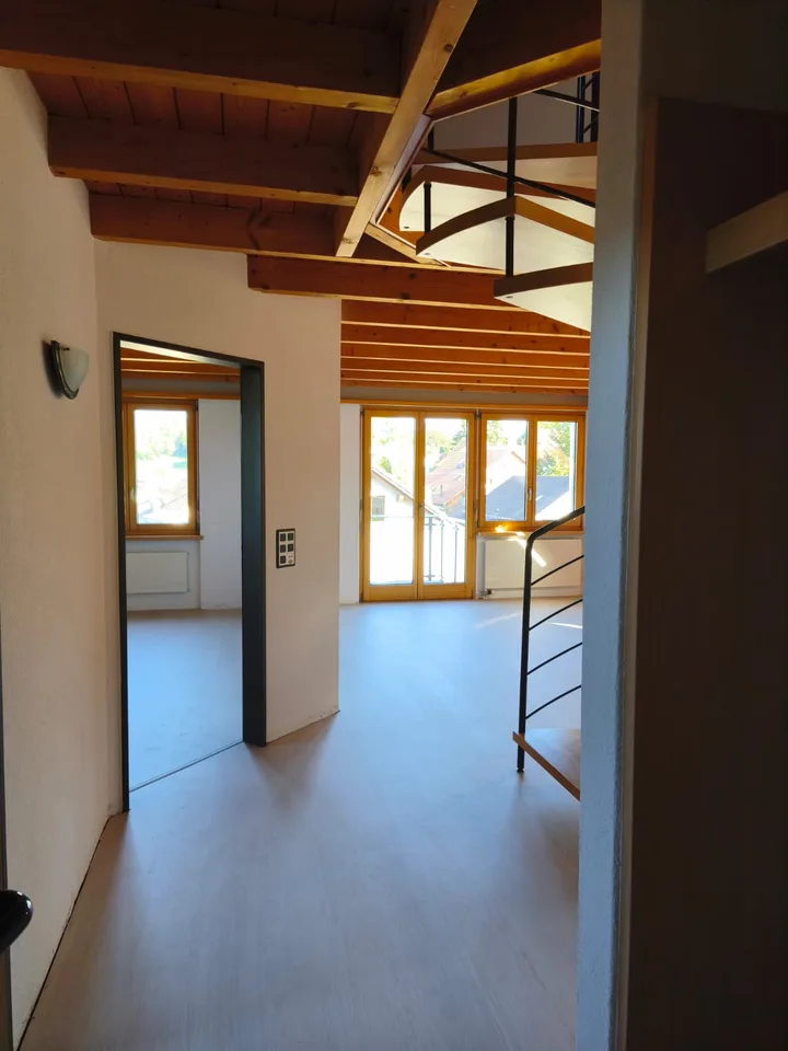 Exclusive 3.5-room maisonette apartment with gallery and Swedish stove – photo 7 of 13