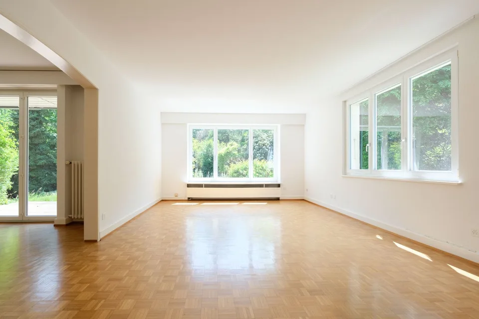 Beaucoup d'espace pour un temps limité - Maison de 7,5 pièces avec grand jardin à Bottmingen – photo 4 sur 14