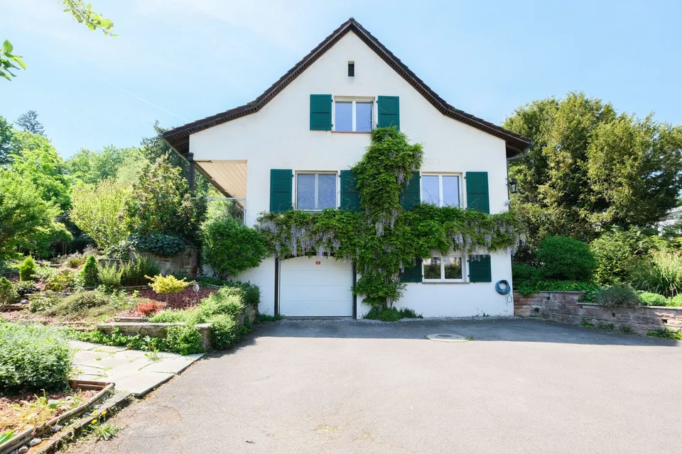 Beaucoup d'espace pour un temps limité - Maison de 7,5 pièces avec grand jardin à Bottmingen – photo 13 sur 14