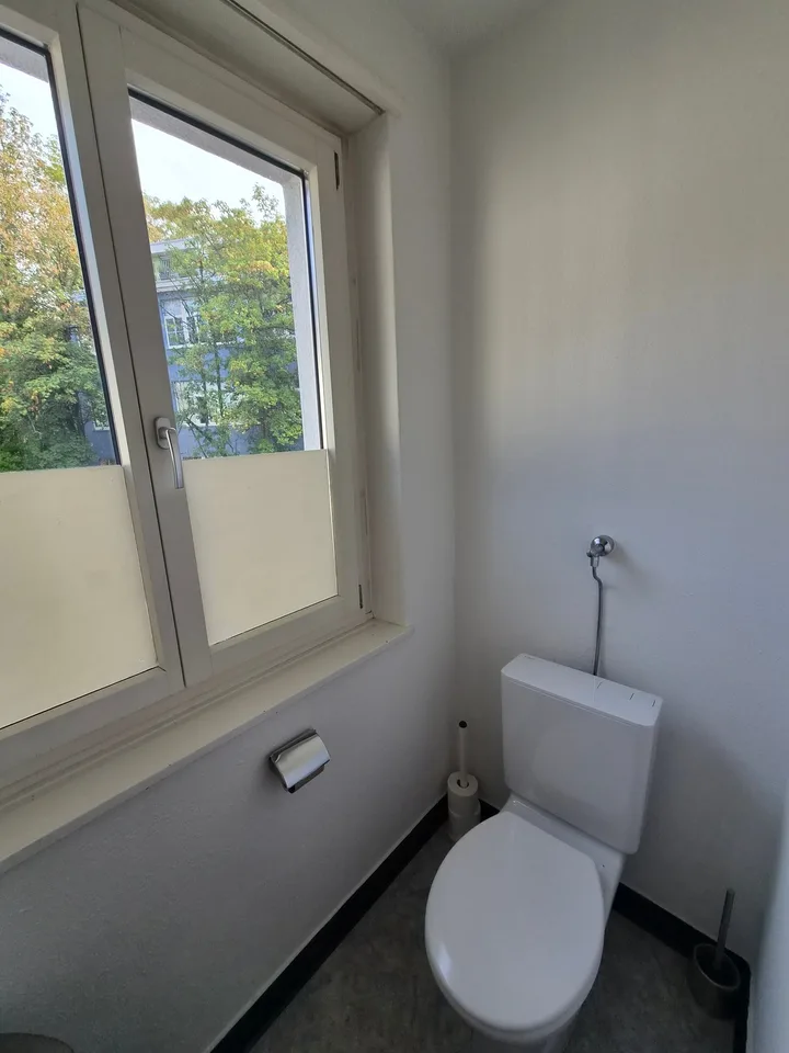 Einmalige Gelegenheit zentrales und gut ausgebautes Büro zu vermieten – Foto 4 von 4