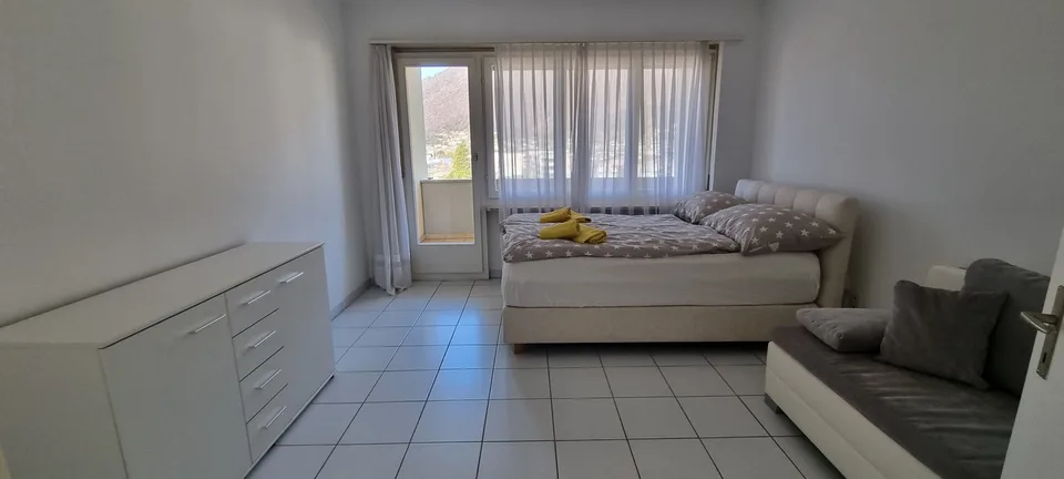 Schöne 2 Zi-Wohnung mit Terrasse, – Foto 4 von 7