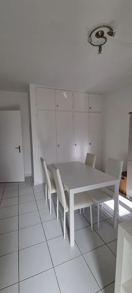 Schöne 2 Zi-Wohnung mit Terrasse, – Foto 3 von 7