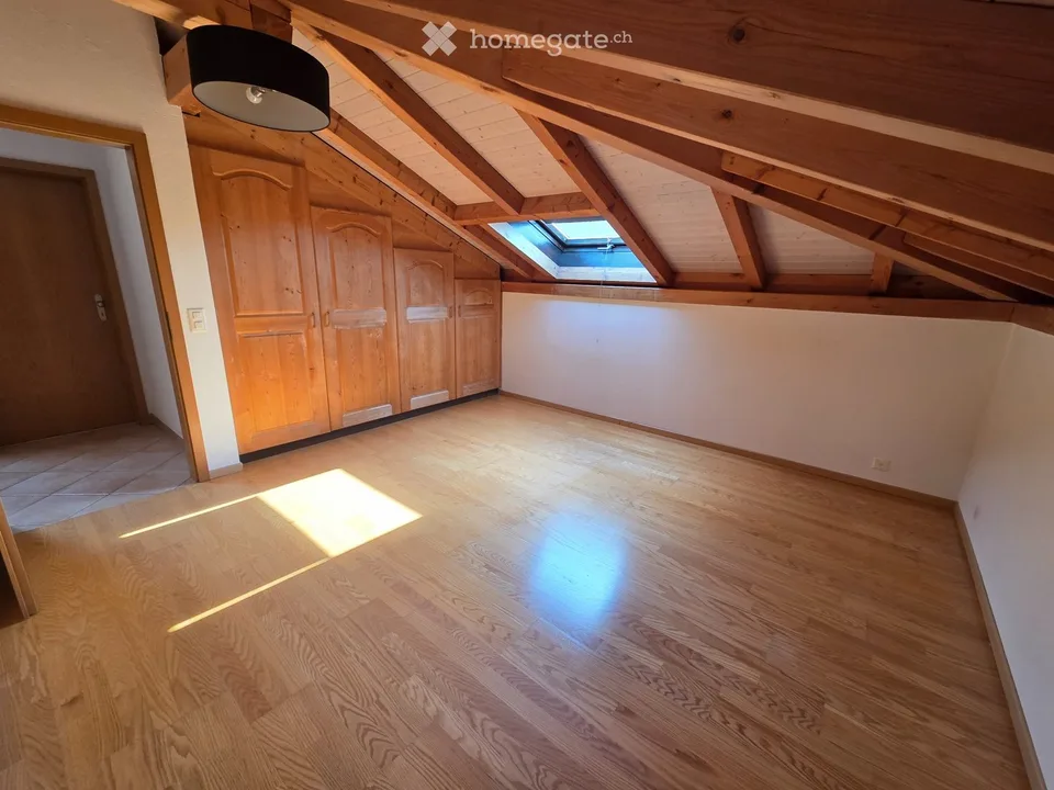 Zu vermieten Charmant 3.5 Zimmer in La Tour-de-Trême – Foto 2 von 7