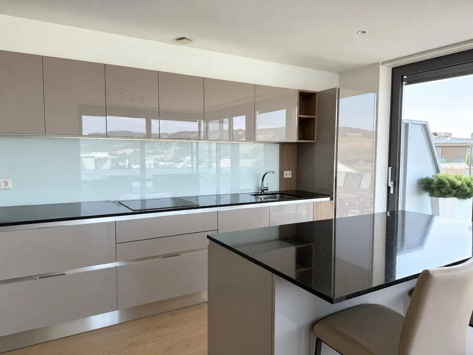 Appartement attique de 4.5 pièces avec terrasse à Bulle – photo 3 sur 12