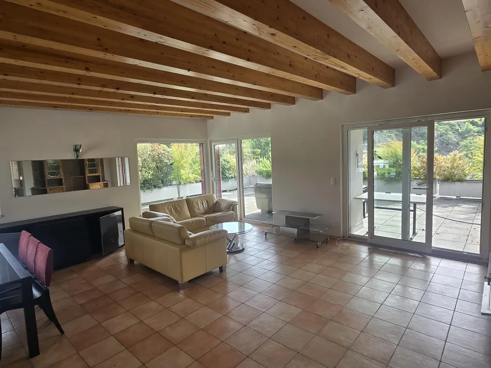 Splendid 5.5-room attic apartment in Conthey – photo 3 of 12