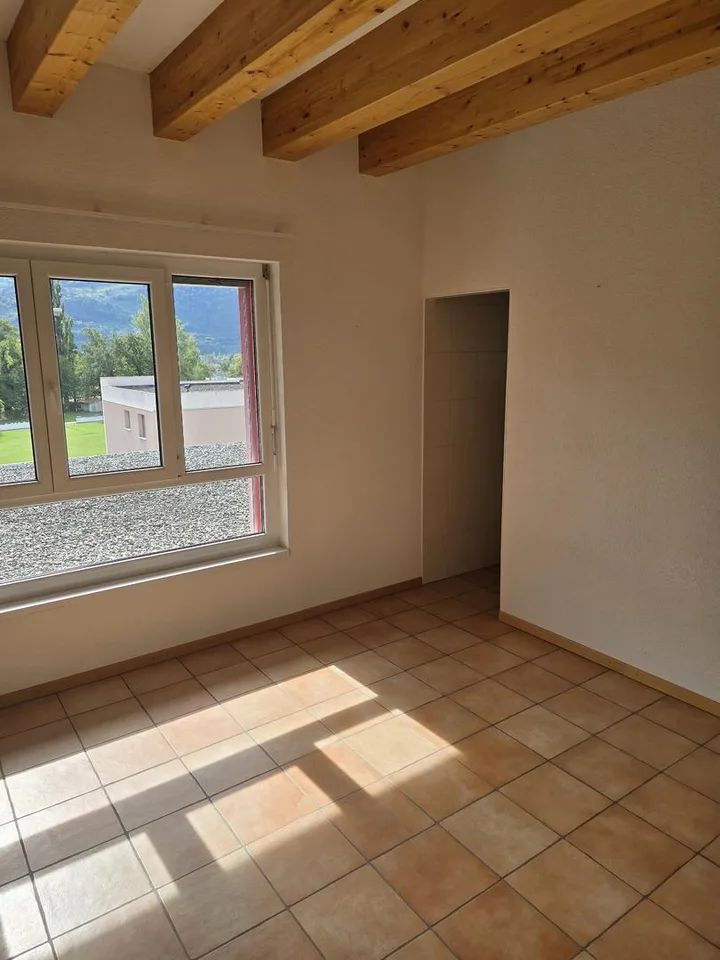 Splendid 5.5-room attic apartment in Conthey – photo 5 of 12
