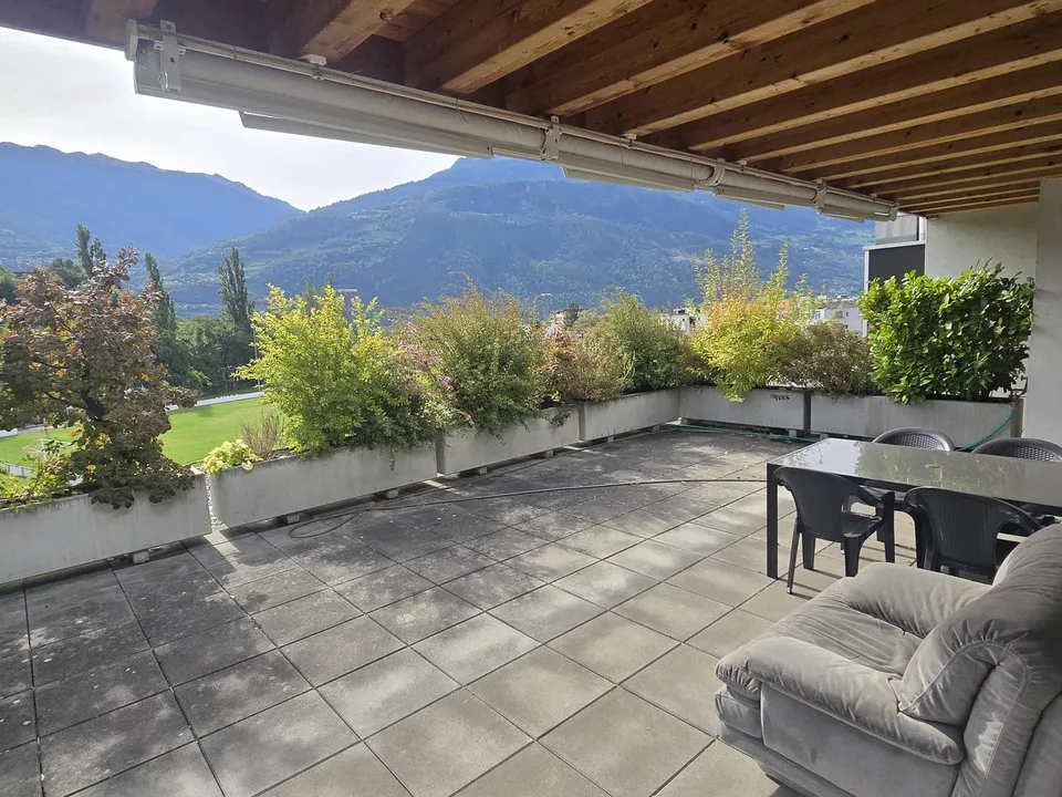 Splendid 5.5-room attic apartment in Conthey – photo 11 of 12