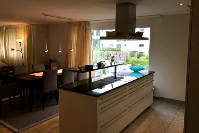 4½ ZI-WOHNUNG IN SCHINDELLEGI (SZ), MÖBLIERT, TEMPORÄR – foto 2 di 7